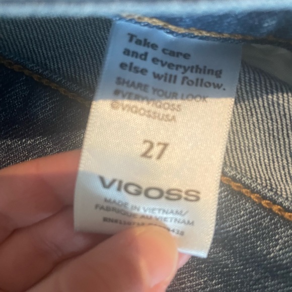 VIGOSS size 27 nwt. Jean shorts - Picture 2 of 3
